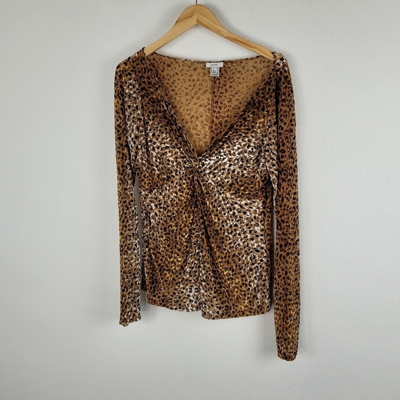 Cache velvet  Cheetah print vneck top - Picture 4 of 10